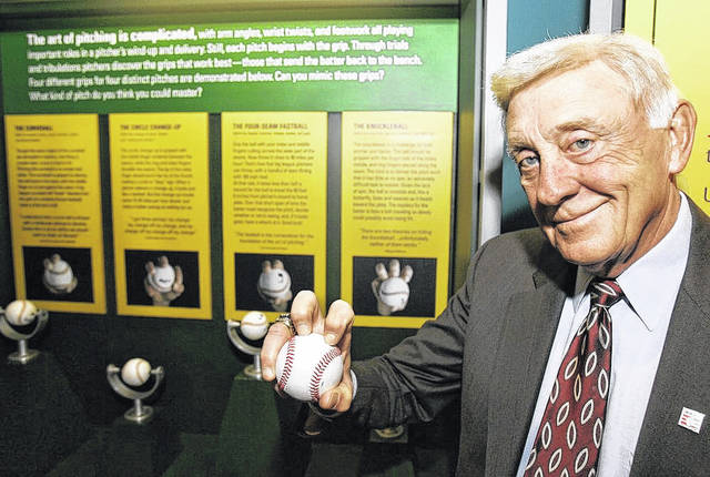 Phil Niekro, Baseball Hall of Fame knuckleballer, dies at 81