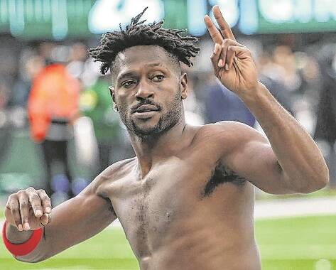 Antonio Brown Storms Off Field During Buccaneers' Win Over Jets