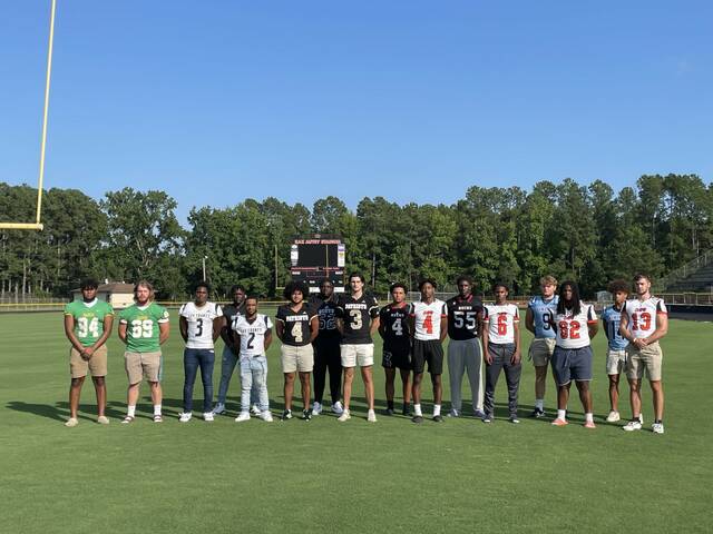 Pee Dee Academy football player invited to play at Cowboys stadium