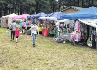 
			
				                                The 22nd Annual Laurelfest commenced on Friday but was met with showers on Saturday.
                                 Stephanie Walcott | For the Exchange

			
		